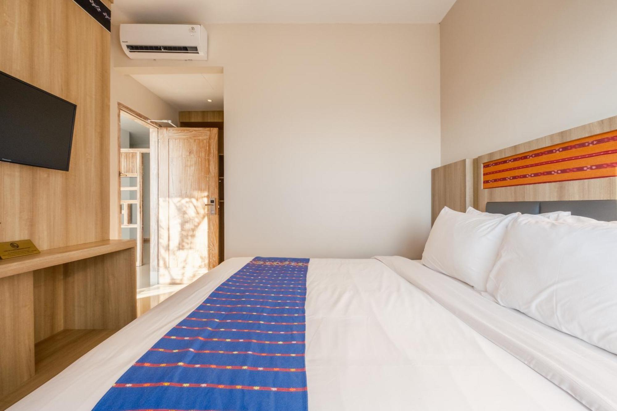 Dejavu 2.0 Hotel Bajo Komodo Лабуан-Баджо Екстер'єр фото